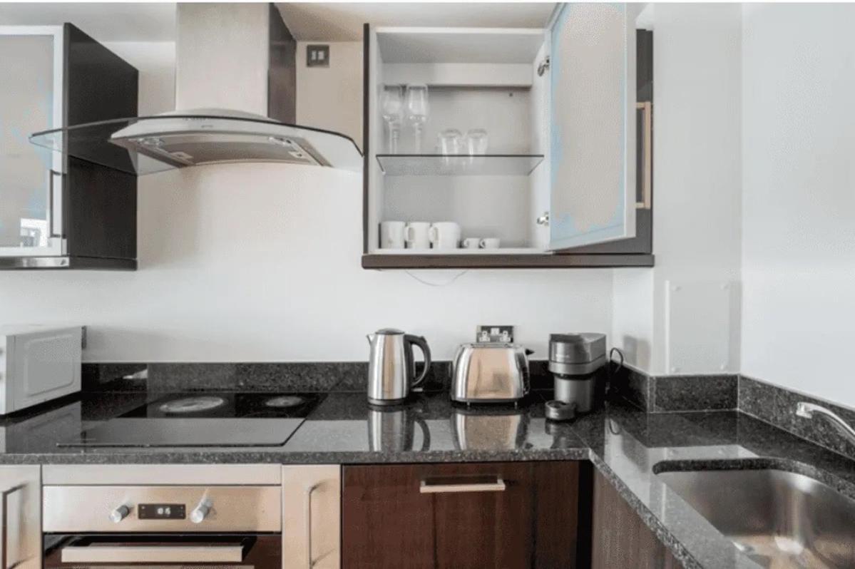 Londwell, The Wharfside Boutique, River Views & Balcony